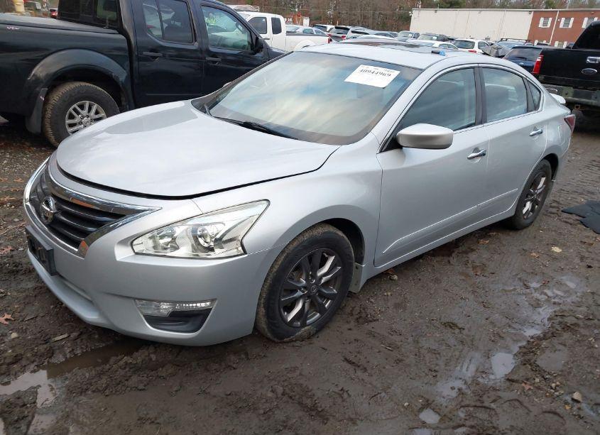 Photo 2 of 2015 Nissan Altima 2.5 S (VIN 1N4AL3AP2FN902885)