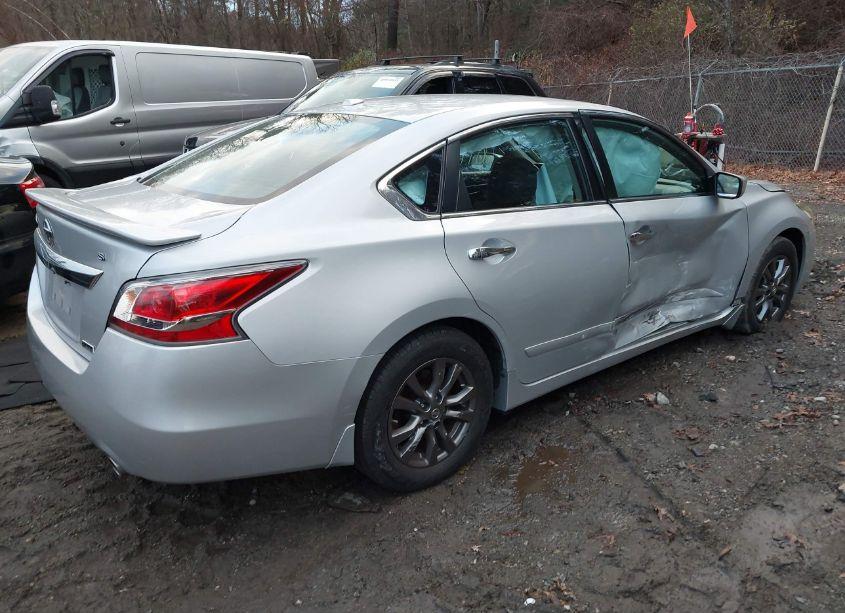 Photo 4 of 2015 Nissan Altima 2.5 S (VIN 1N4AL3AP2FN902885)