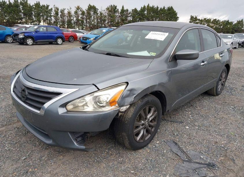 Photo 2 of 2015 Nissan Altima 2.5 S (VIN 1N4AL3AP2FN911019)