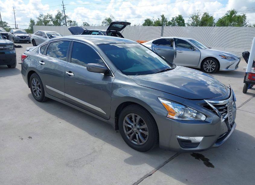 2015 Nissan Altima 2.5 S (VIN 1N4AL3AP2FN919721) main photo