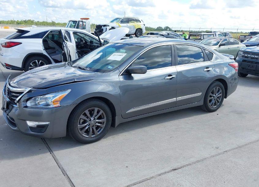 Photo 2 of 2015 Nissan Altima 2.5 S (VIN 1N4AL3AP2FN919721)