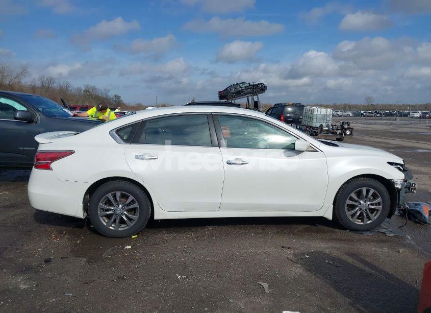 Photo 13 of 2015 Nissan Altima 2.5 S (VIN 1N4AL3AP2FN922053)