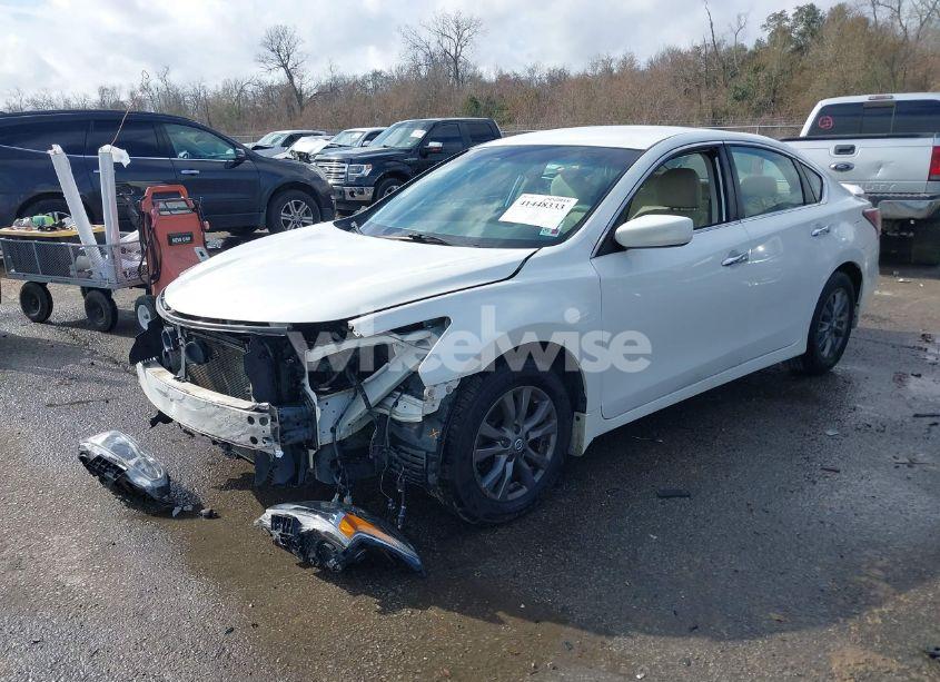 Photo 2 of 2015 Nissan Altima 2.5 S (VIN 1N4AL3AP2FN922053)