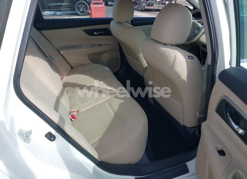 Photo 8 of 2015 Nissan Altima 2.5 S (VIN 1N4AL3AP2FN922053)