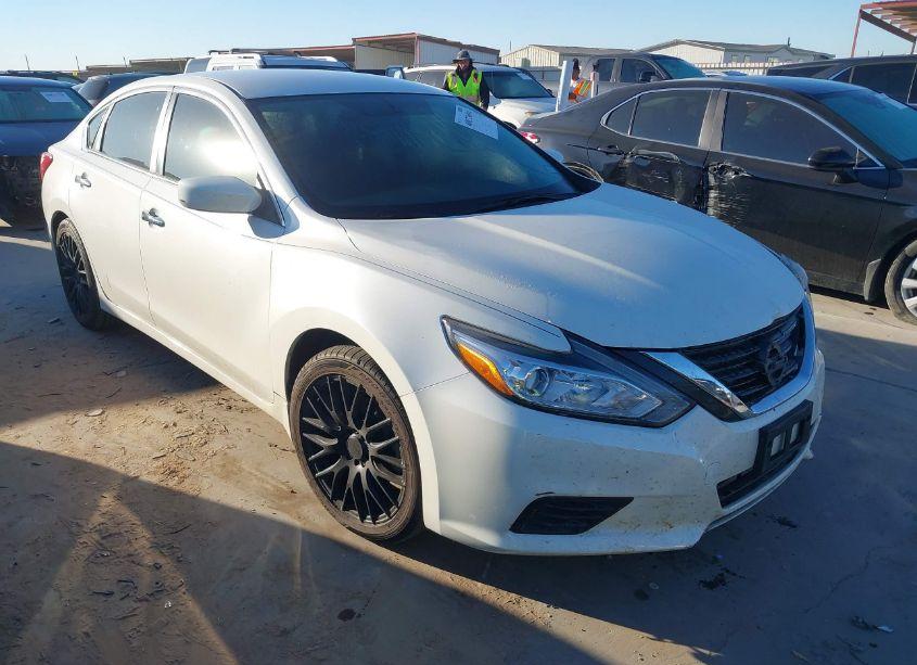 2016 Nissan Altima 2.5 S (VIN 1N4AL3AP2GC140929) main photo