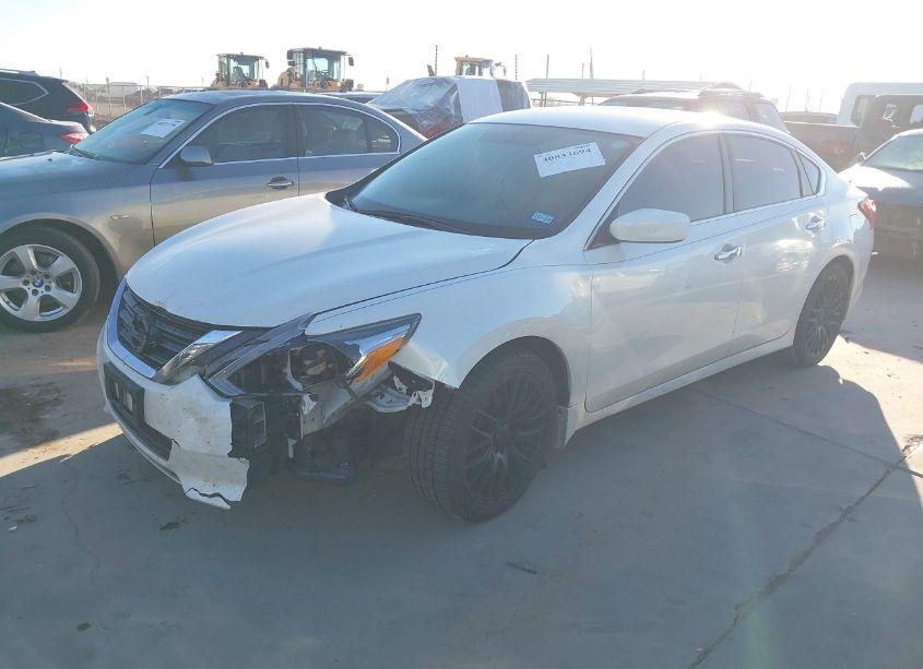 Photo 2 of 2016 Nissan Altima 2.5 S (VIN 1N4AL3AP2GC140929)