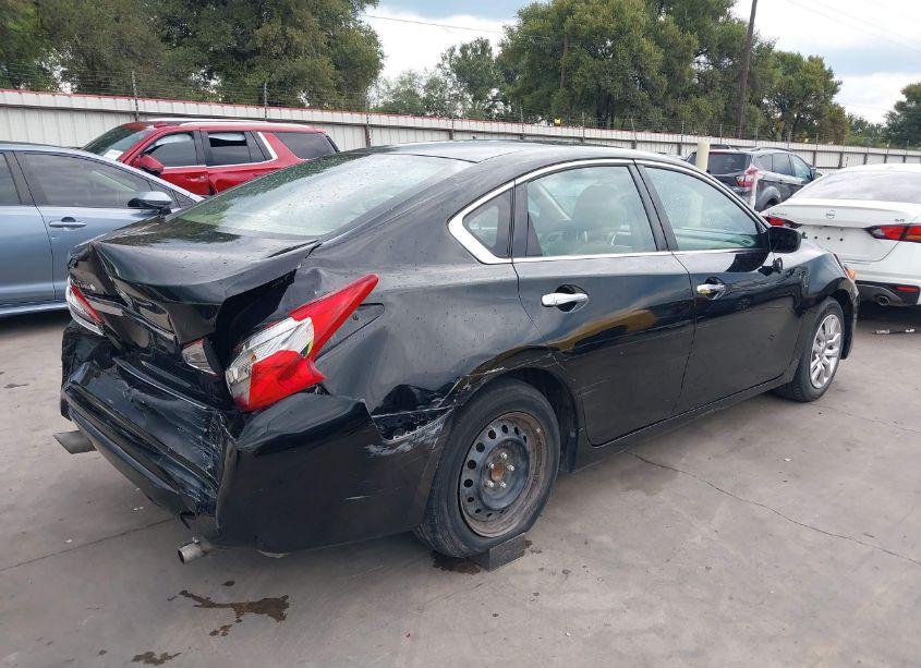 Photo 4 of 2016 Nissan Altima 2.5 (VIN 1N4AL3AP2GC144284)