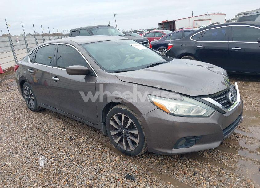 2016 Nissan Altima 2.5 SV (VIN 1N4AL3AP2GC156208) main photo