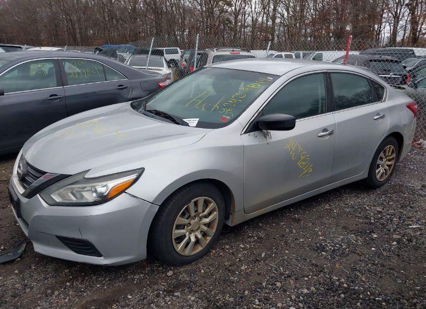Photo 2 of 2016 Nissan Altima 2.5/2.5 S/2.5 SL/2.5 SR/2.5 SV (VIN 1N4AL3AP2GC167080)