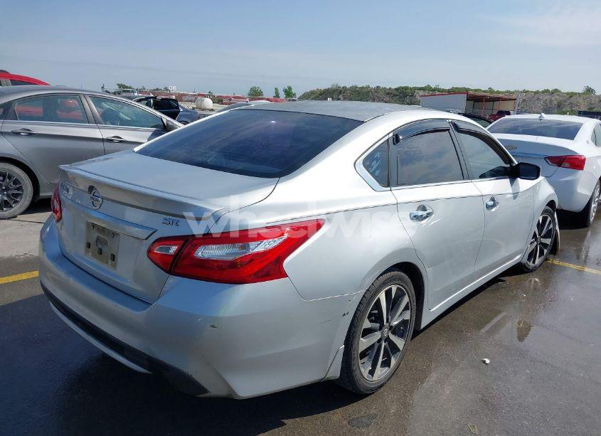Photo 4 of 2016 Nissan Altima 2.5 SR (VIN 1N4AL3AP2GC171145)