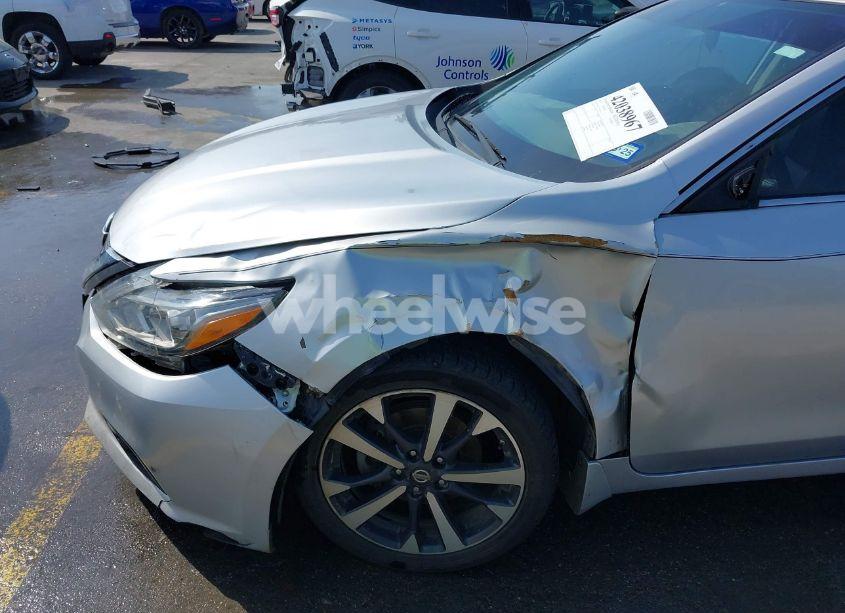 Photo 6 of 2016 Nissan Altima 2.5 SR (VIN 1N4AL3AP2GC171145)