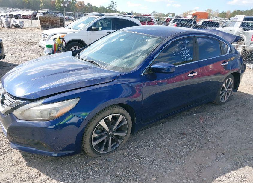 Photo 2 of 2016 Nissan Altima 2.5 SR (VIN 1N4AL3AP2GC173817)