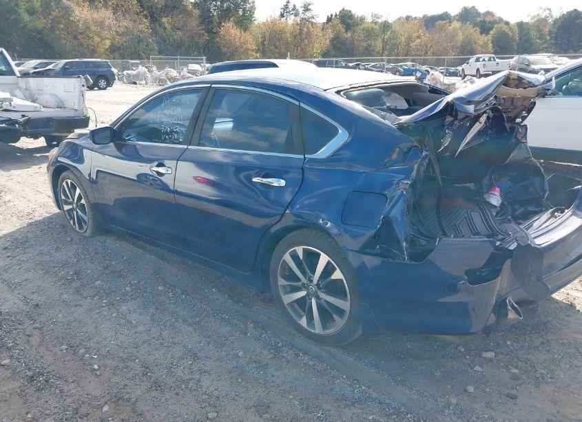 Photo 3 of 2016 Nissan Altima 2.5 SR (VIN 1N4AL3AP2GC173817)