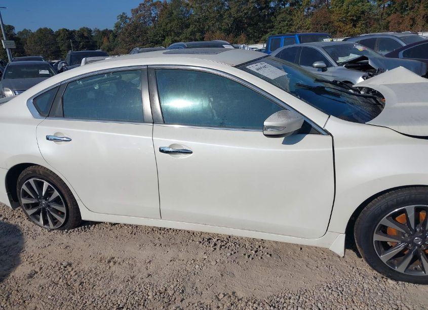 Photo 13 of 2016 Nissan Altima 2.5/2.5 S/2.5 SL/2.5 SR/2.5 SV (VIN 1N4AL3AP2GC188222)