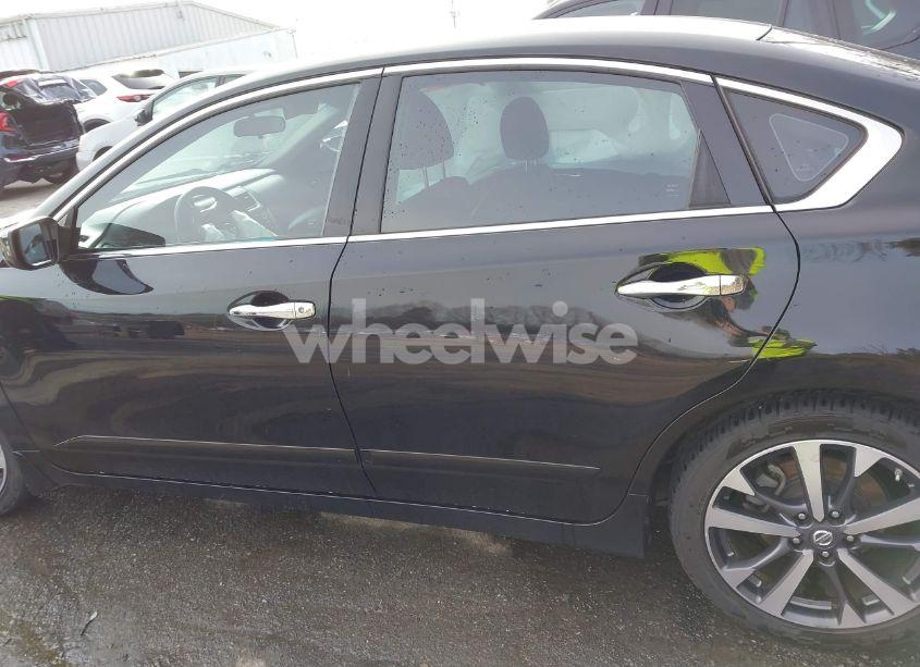 Photo 14 of 2016 Nissan Altima 2.5 SR (VIN 1N4AL3AP2GC200935)