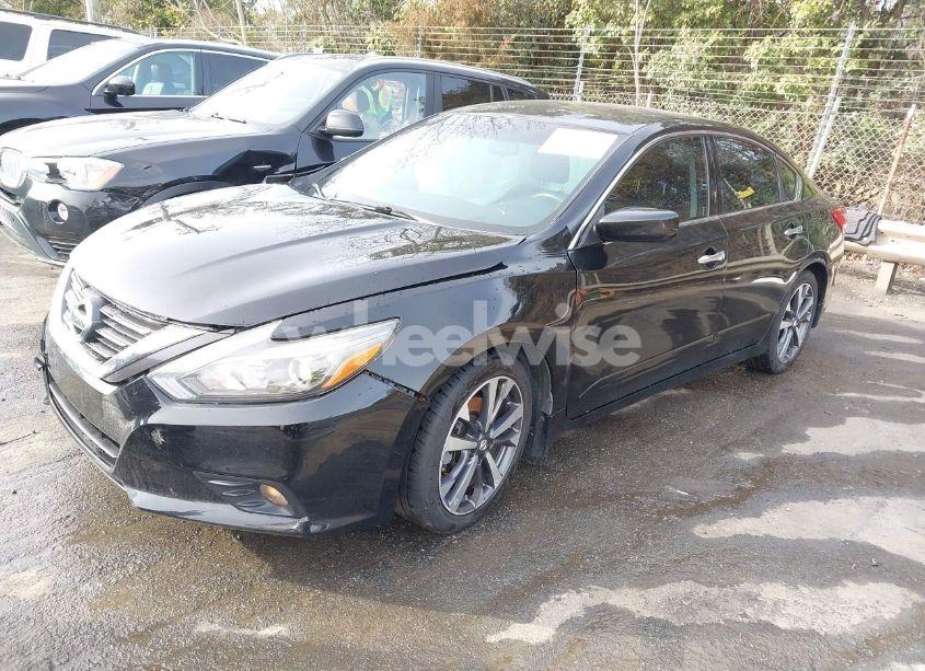 Photo 2 of 2016 Nissan Altima 2.5 SR (VIN 1N4AL3AP2GC200935)