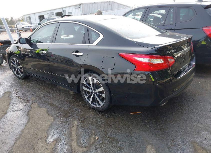 Photo 3 of 2016 Nissan Altima 2.5 SR (VIN 1N4AL3AP2GC200935)