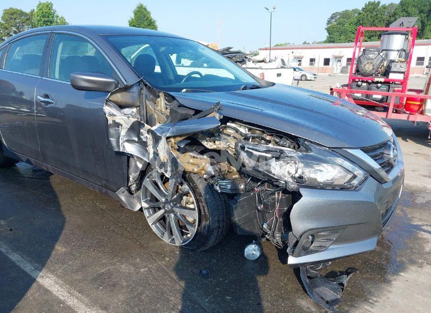 Photo 6 of 2016 Nissan Altima 2.5 SR (VIN 1N4AL3AP2GC208095)