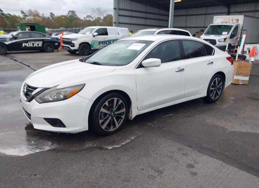 Photo 2 of 2016 Nissan Altima 2.5 SR (VIN 1N4AL3AP2GC209277)