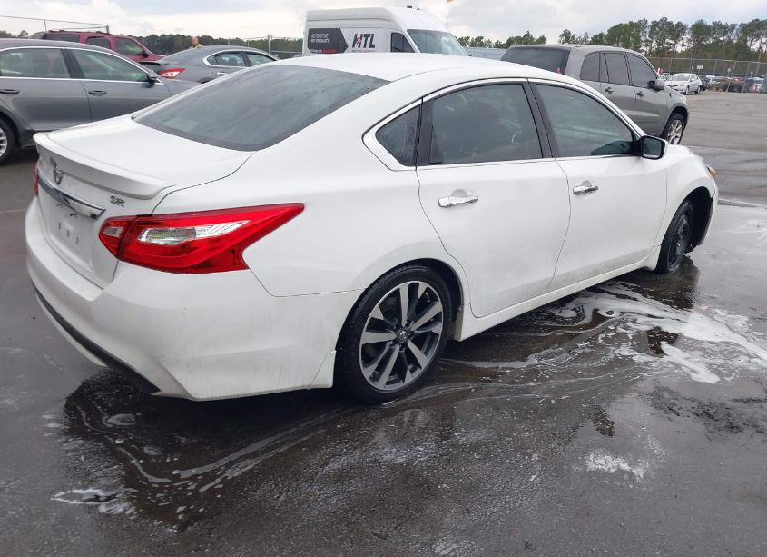 Photo 4 of 2016 Nissan Altima 2.5 SR (VIN 1N4AL3AP2GC209277)