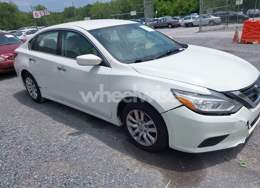 2016 Nissan Altima 2.5 S (VIN 1N4AL3AP2GC263873) main photo