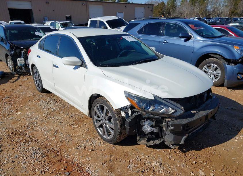 2016 Nissan Altima 2.5 SR (VIN 1N4AL3AP2GC271892) main photo
