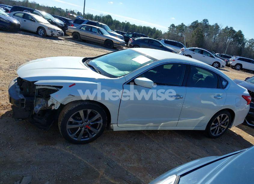 Photo 15 of 2016 Nissan Altima 2.5 SR (VIN 1N4AL3AP2GC271892)