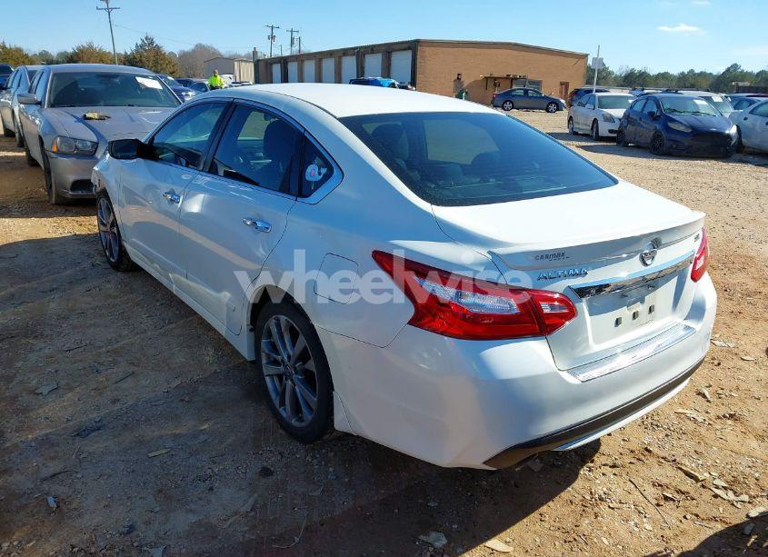 Photo 3 of 2016 Nissan Altima 2.5 SR (VIN 1N4AL3AP2GC271892)