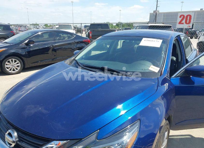 Photo 6 of 2016 Nissan Altima 2.5 SR (VIN 1N4AL3AP2GC277255)