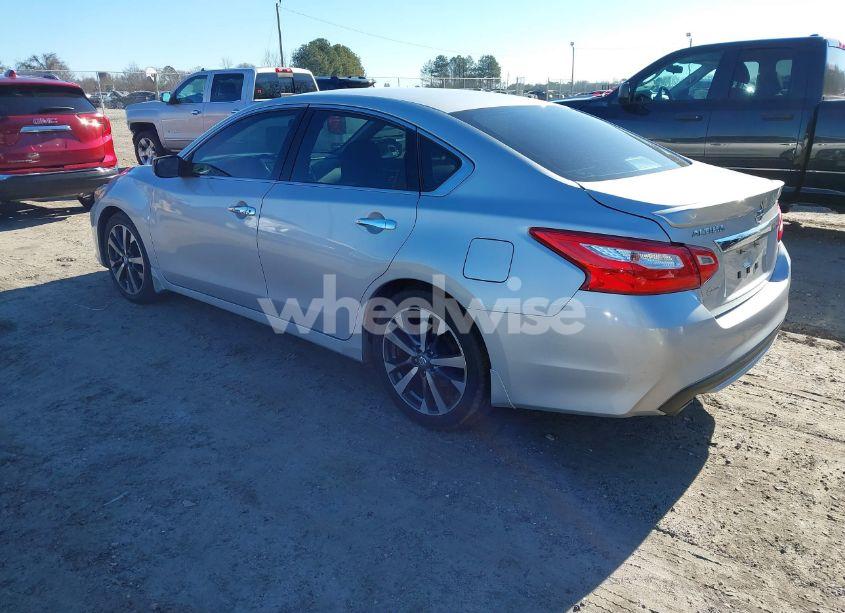 Photo 3 of 2016 Nissan Altima 2.5 SR (VIN 1N4AL3AP2GC290619)