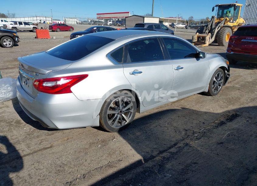 Photo 4 of 2016 Nissan Altima 2.5 SR (VIN 1N4AL3AP2GC290619)