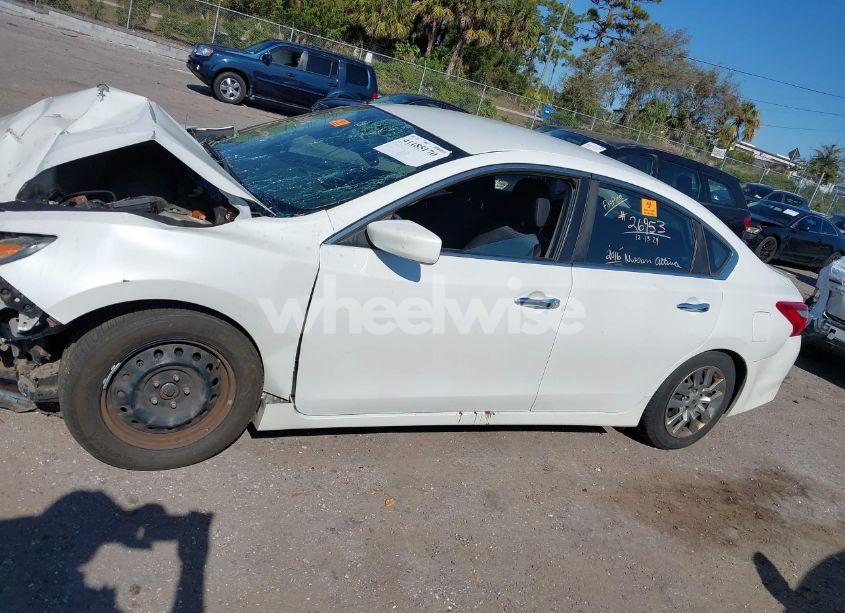 Photo 14 of 2016 Nissan Altima 2.5/2.5 S/2.5 SL/2.5 SR/2.5 SV (VIN 1N4AL3AP2GN306855)