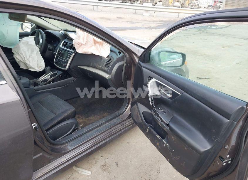 Photo 5 of 2016 Nissan Altima 2.5/2.5 S/2.5 SL/2.5 SR/2.5 SV (VIN 1N4AL3AP2GN313109)