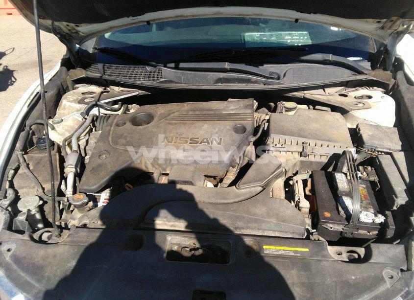Photo 10 of 2016 Nissan Altima 2.5/2.5 S/2.5 SL/2.5 SR/2.5 SV (VIN 1N4AL3AP2GN317581)