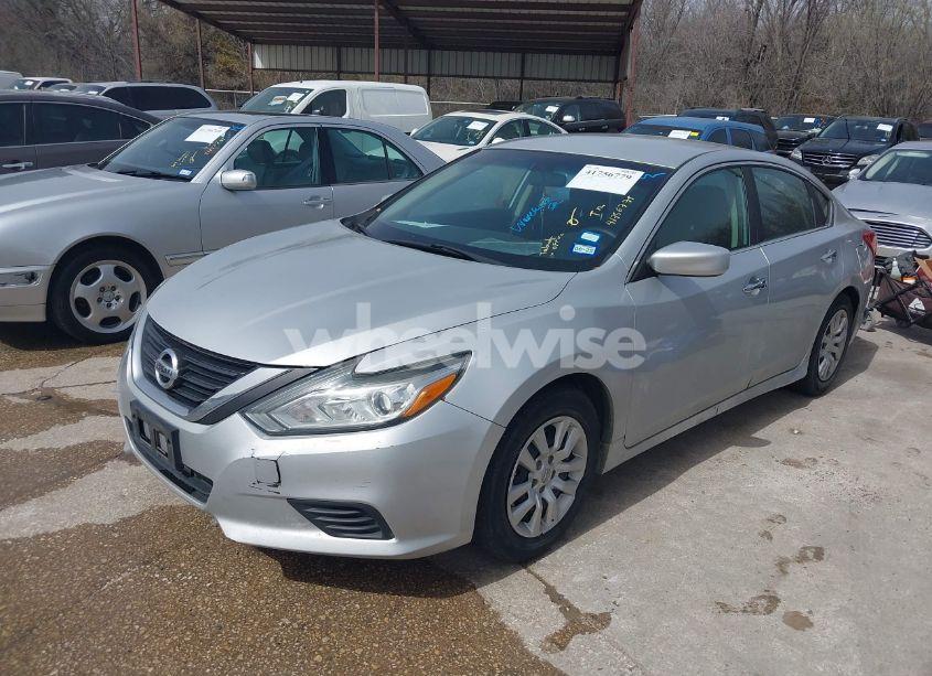 Photo 2 of 2016 Nissan Altima (VIN 1N4AL3AP2GN320402)