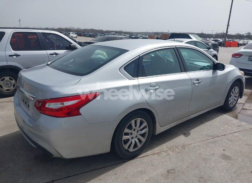 Photo 4 of 2016 Nissan Altima (VIN 1N4AL3AP2GN320402)