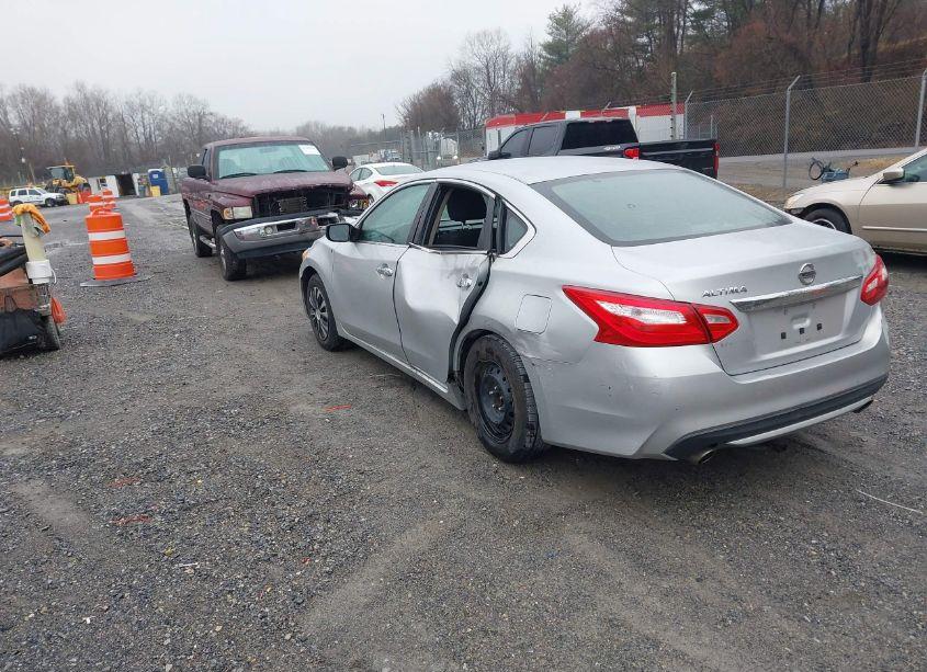 Photo 3 of 2016 Nissan Altima 2.5/2.5 S/2.5 SL/2.5 SR/2.5 SV (VIN 1N4AL3AP2GN337684)
