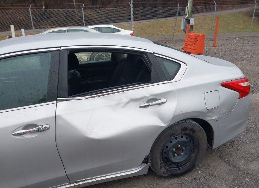 Photo 6 of 2016 Nissan Altima 2.5/2.5 S/2.5 SL/2.5 SR/2.5 SV (VIN 1N4AL3AP2GN337684)