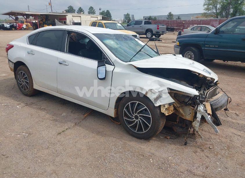 2016 Nissan Altima 2.5/2.5 S/2.5 SL/2.5 SR/2.5 SV (VIN 1N4AL3AP2GN367140) main photo