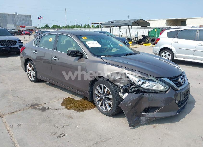 2017 Nissan Altima 2.5 SV (VIN 1N4AL3AP2HC111156) main photo