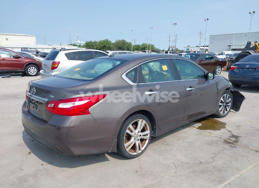 Photo 4 of 2017 Nissan Altima 2.5 SV (VIN 1N4AL3AP2HC111156)