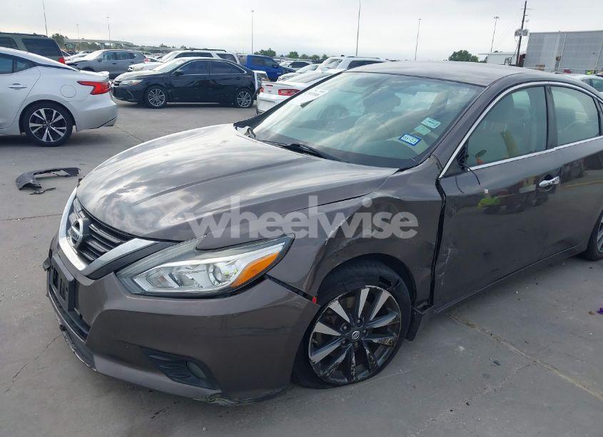 Photo 6 of 2017 Nissan Altima 2.5 SV (VIN 1N4AL3AP2HC111156)