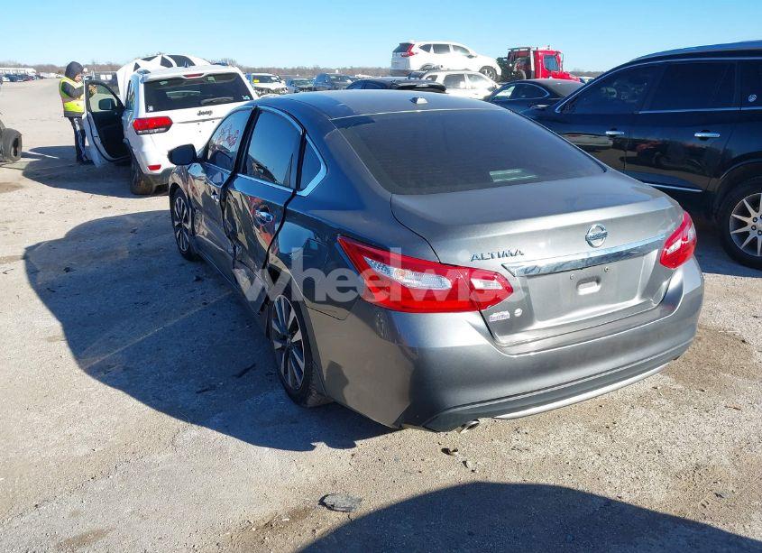 Photo 3 of 2017 Nissan Altima 2.5 SL (VIN 1N4AL3AP2HC118009)