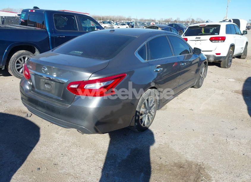 Photo 4 of 2017 Nissan Altima 2.5 SL (VIN 1N4AL3AP2HC118009)