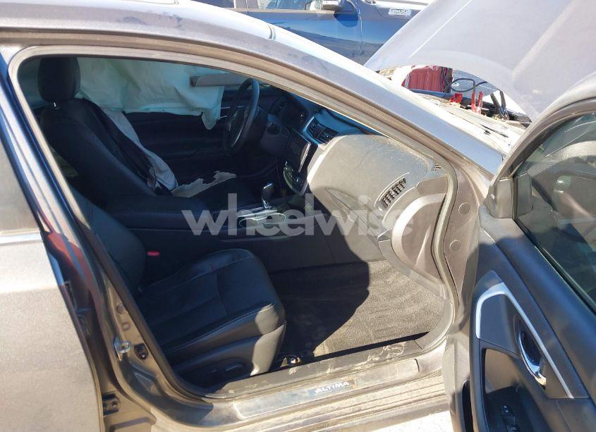 Photo 5 of 2017 Nissan Altima 2.5 SL (VIN 1N4AL3AP2HC118009)