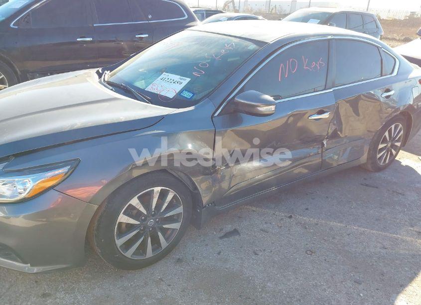 Photo 6 of 2017 Nissan Altima 2.5 SL (VIN 1N4AL3AP2HC118009)