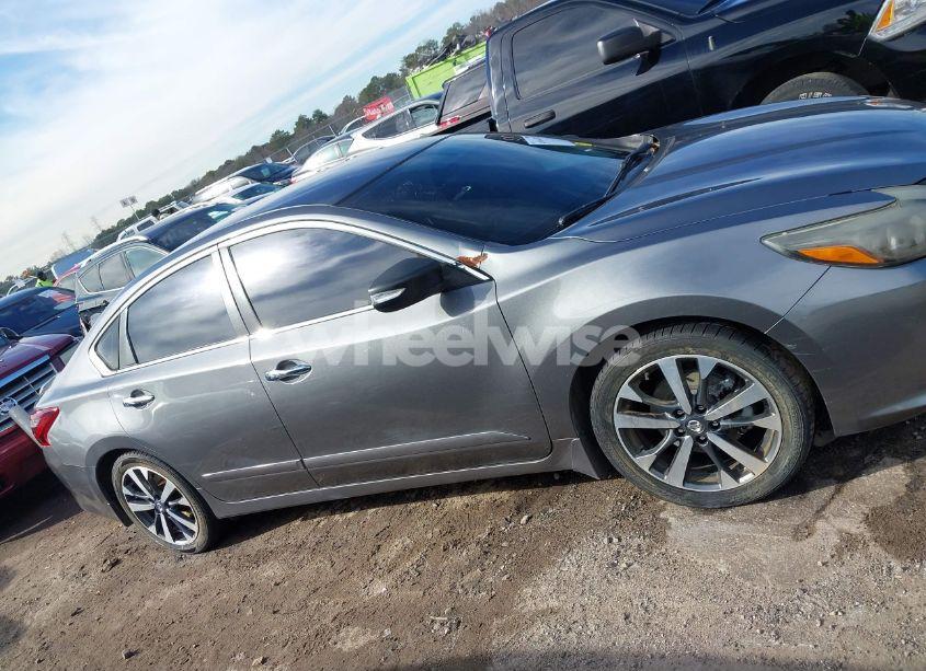 Photo 13 of 2017 Nissan Altima 2.5 SR (VIN 1N4AL3AP2HC127583)