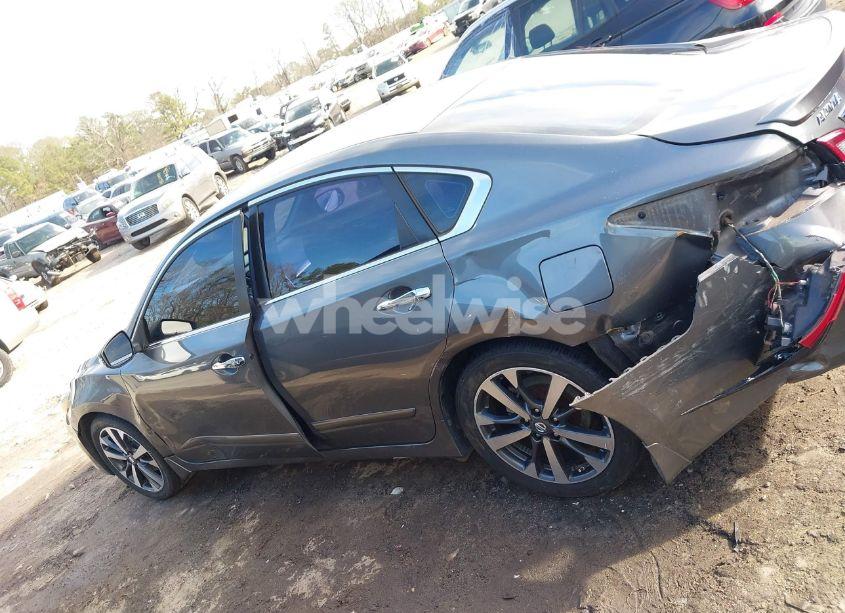 Photo 14 of 2017 Nissan Altima 2.5 SR (VIN 1N4AL3AP2HC127583)