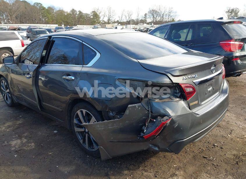 Photo 17 of 2017 Nissan Altima 2.5 SR (VIN 1N4AL3AP2HC127583)