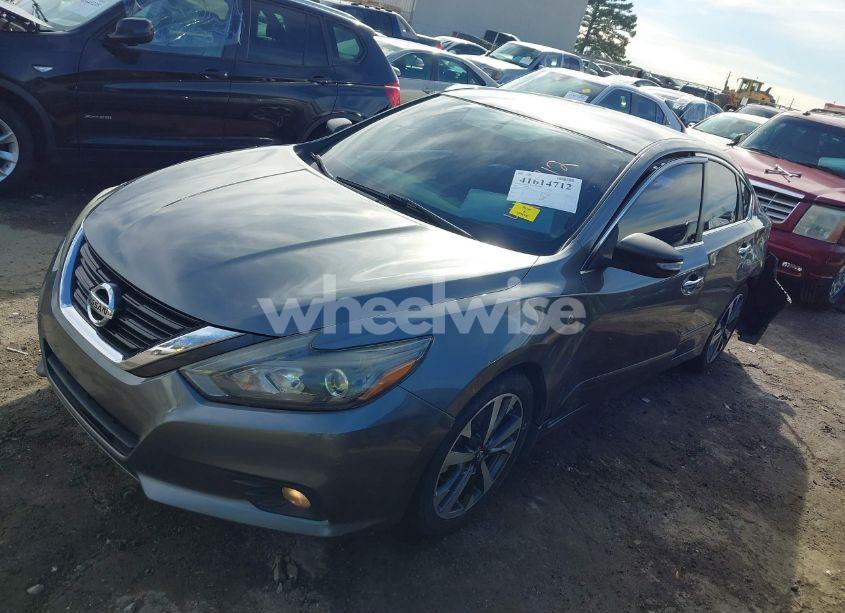 Photo 2 of 2017 Nissan Altima 2.5 SR (VIN 1N4AL3AP2HC127583)